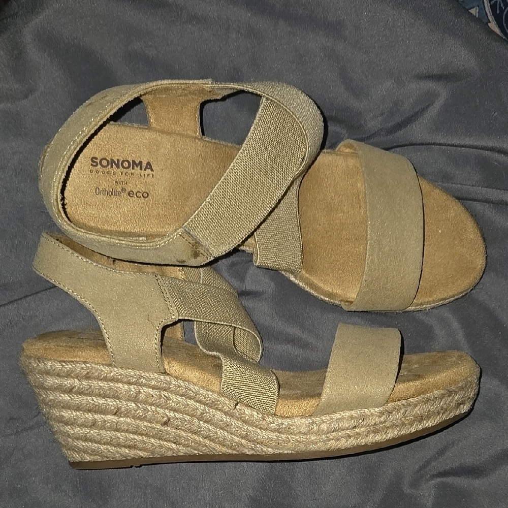 Sonoma Women's Tan Wedge Sandals 8